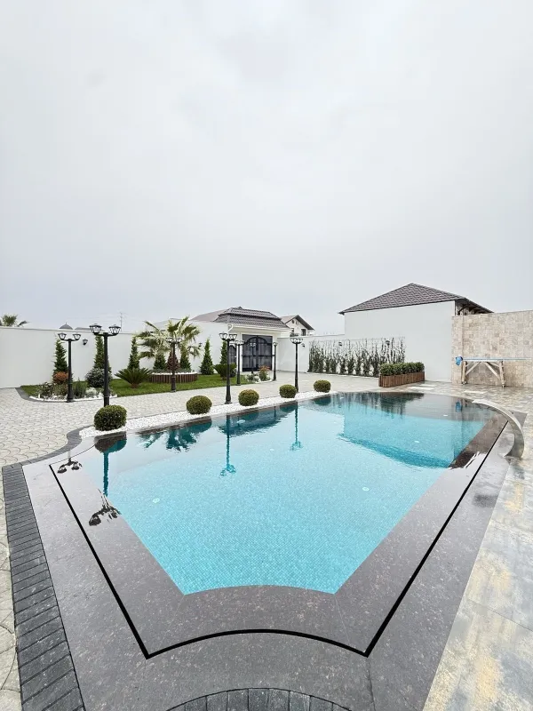 Satılır 4 otaqlı həyət evi 220 m²