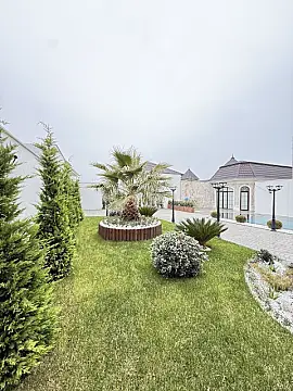 Satılır 4 otaqlı həyət evi 220 m²