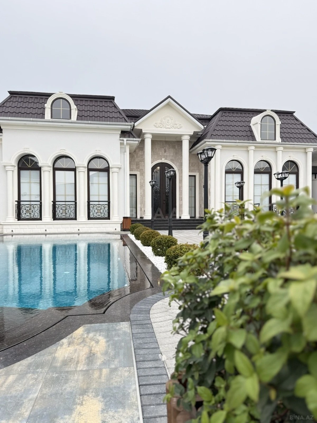 Satılır 4 otaqlı həyət evi 220 m²