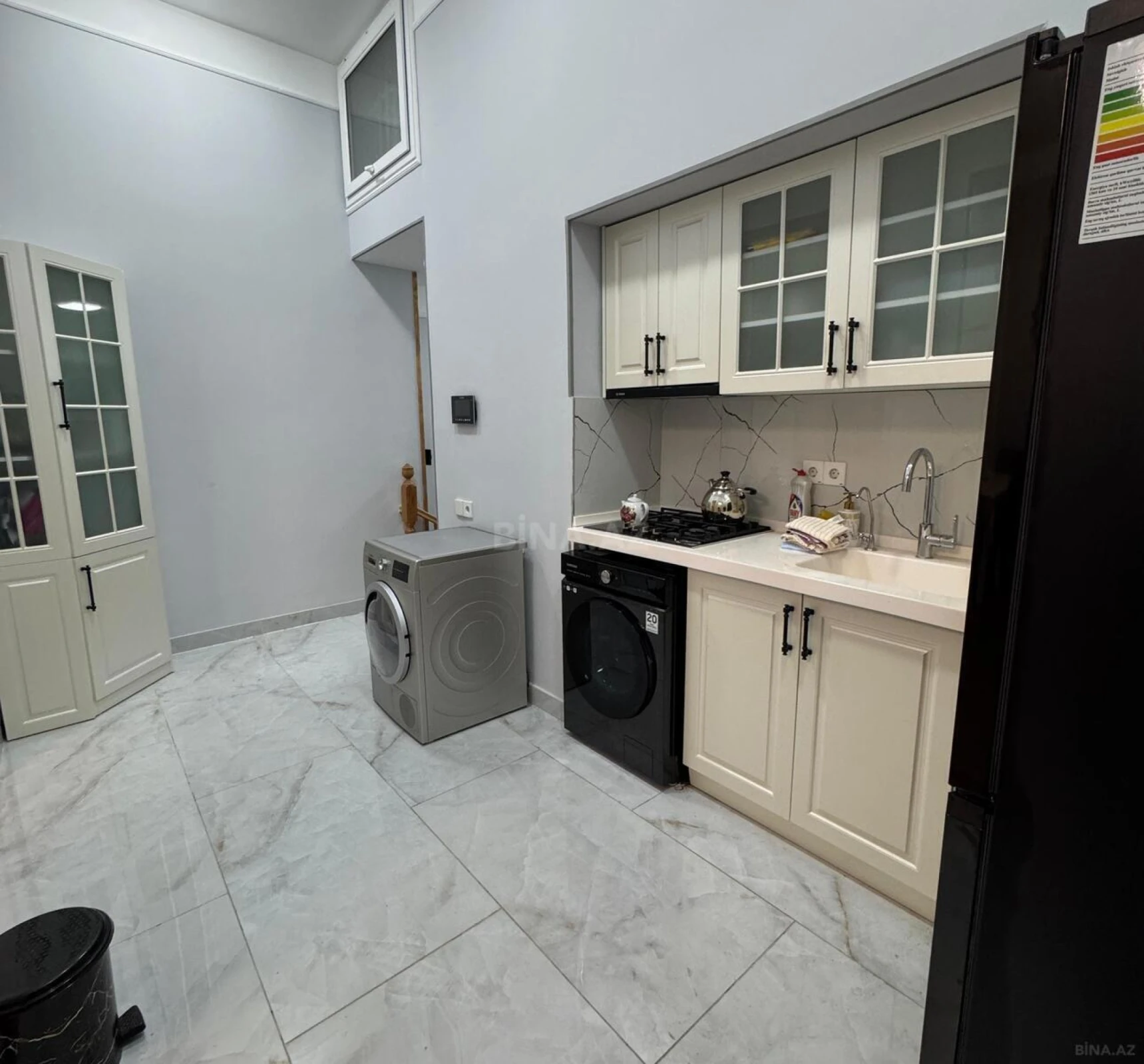 Kirayə verilir 2 otaqlı mənzil 80 m²
