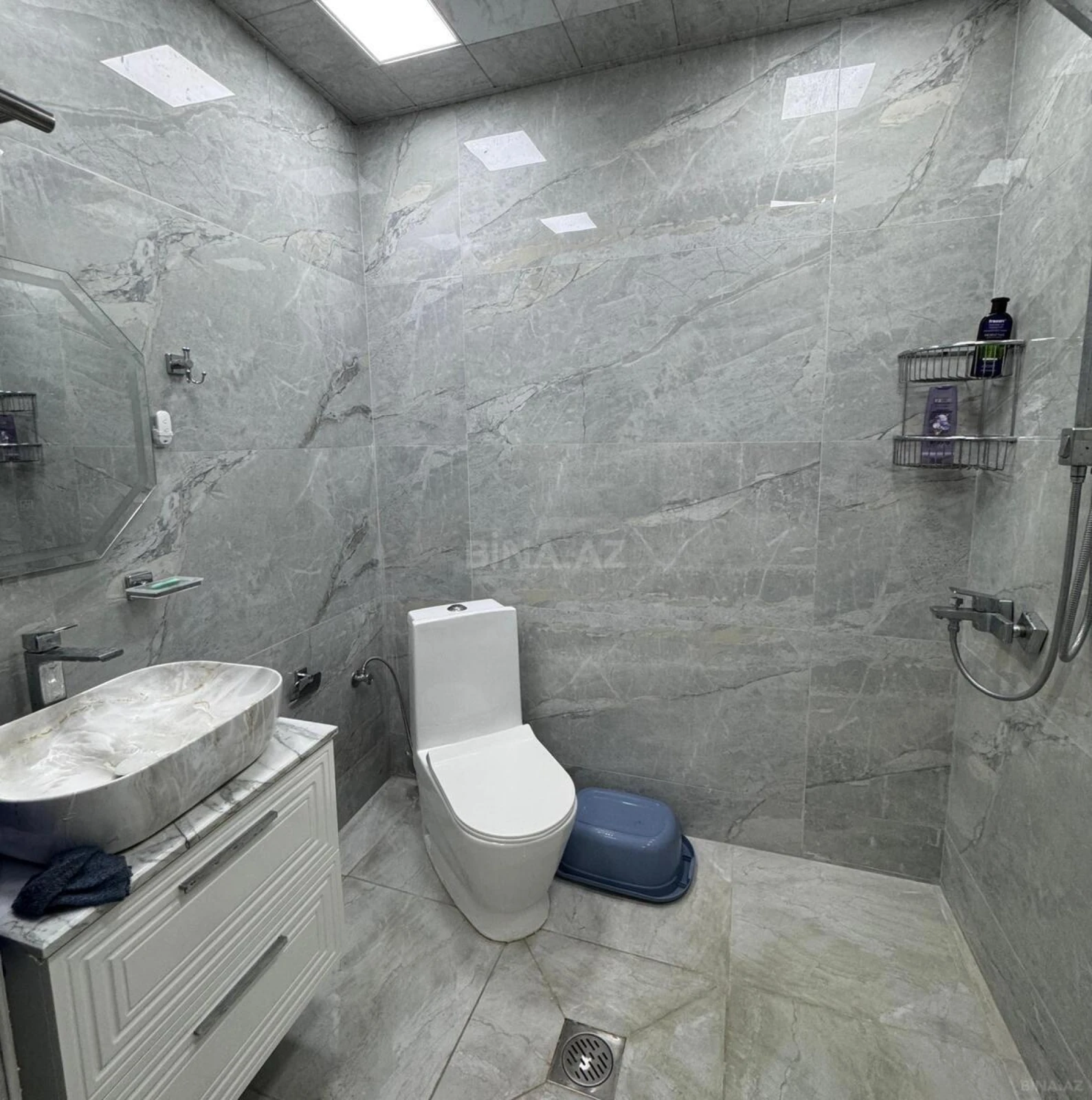 Kirayə verilir 2 otaqlı mənzil 80 m²