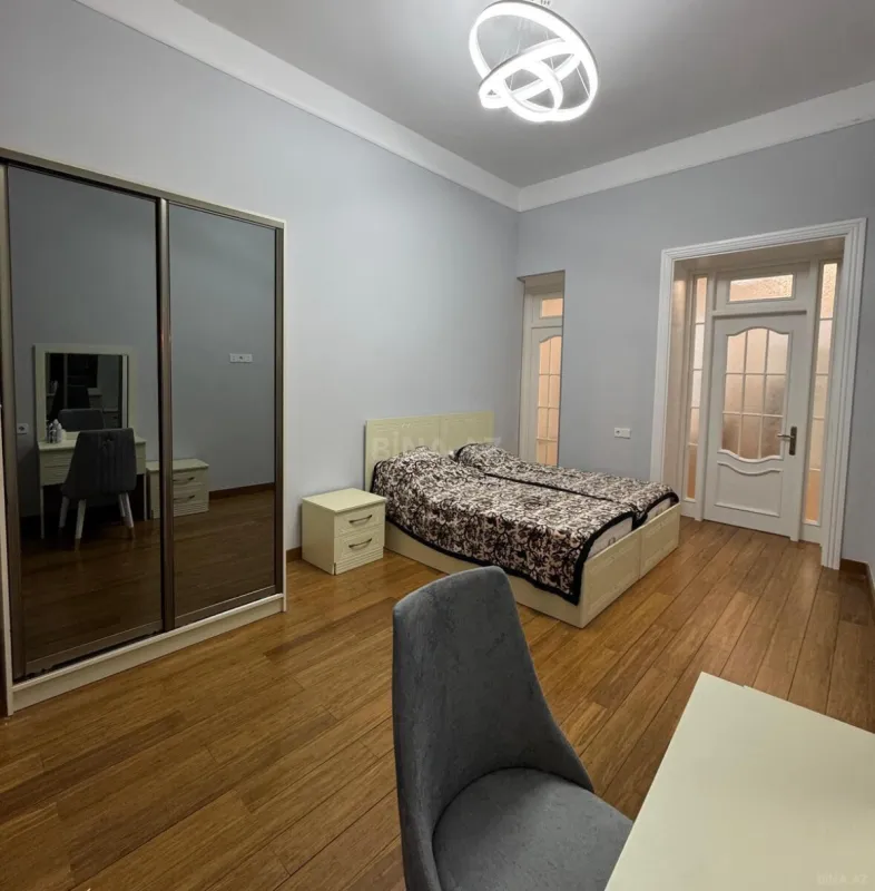Kirayə verilir 2 otaqlı mənzil 80 m²