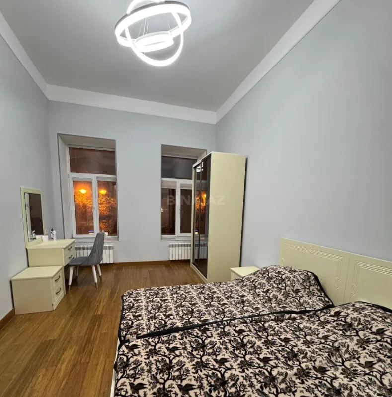 Kirayə verilir 2 otaqlı mənzil 80 m²