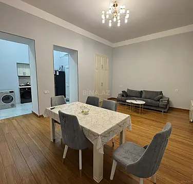 Kirayə verilir 2 otaqlı mənzil 80 m²
