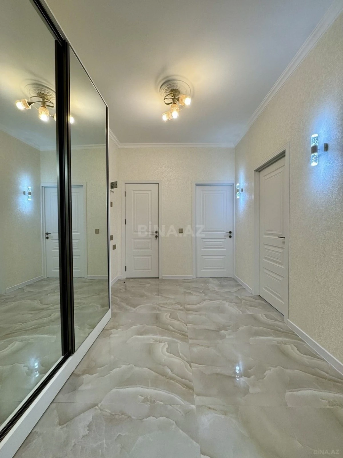 Satılır 2 otaqlı mənzil 75 m²