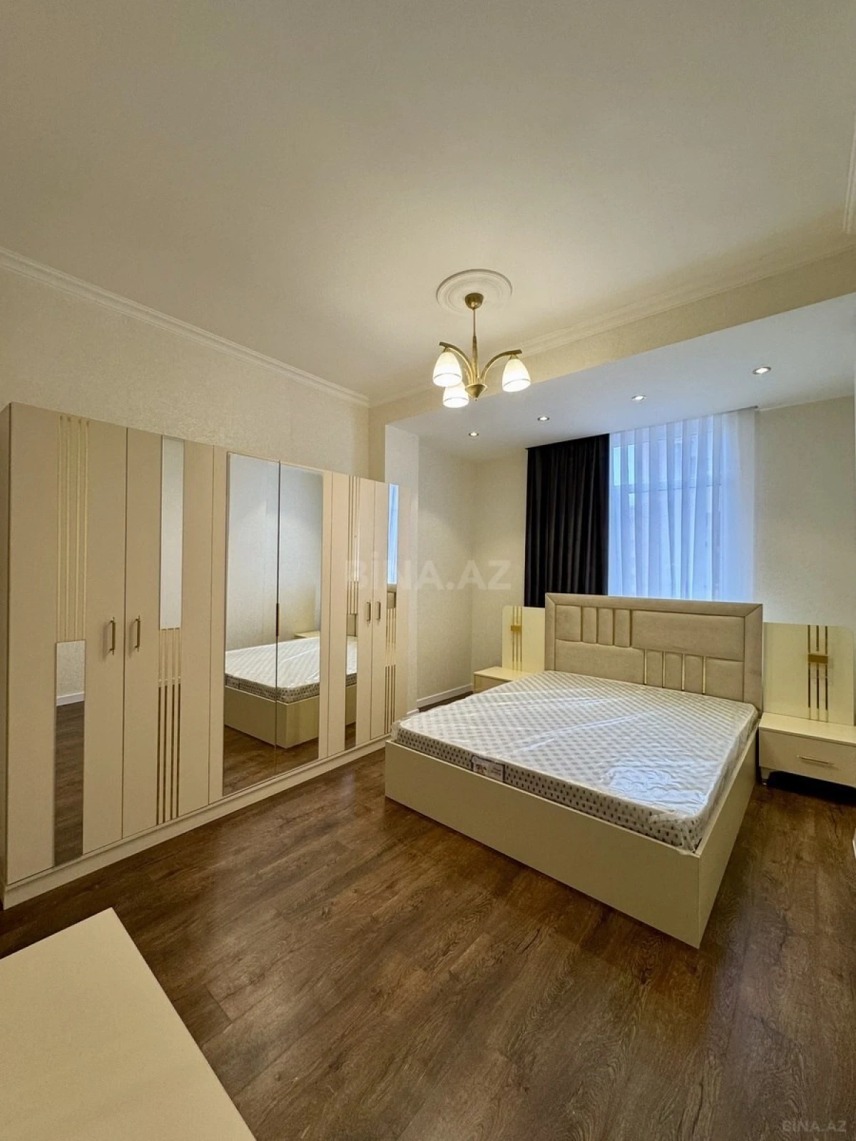 Satılır 2 otaqlı mənzil 75 m²