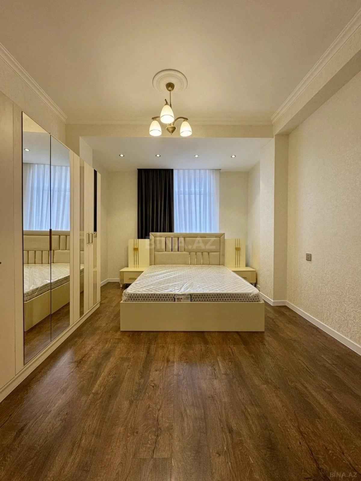 Satılır 2 otaqlı mənzil 75 m²