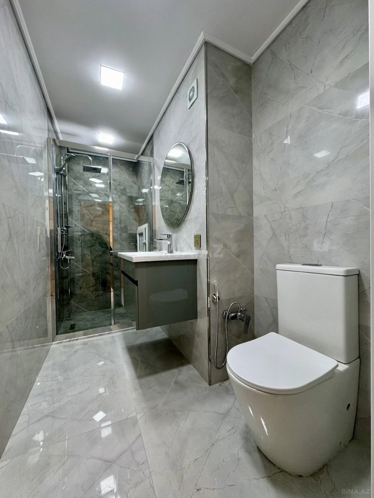 Satılır 2 otaqlı mənzil 75 m²