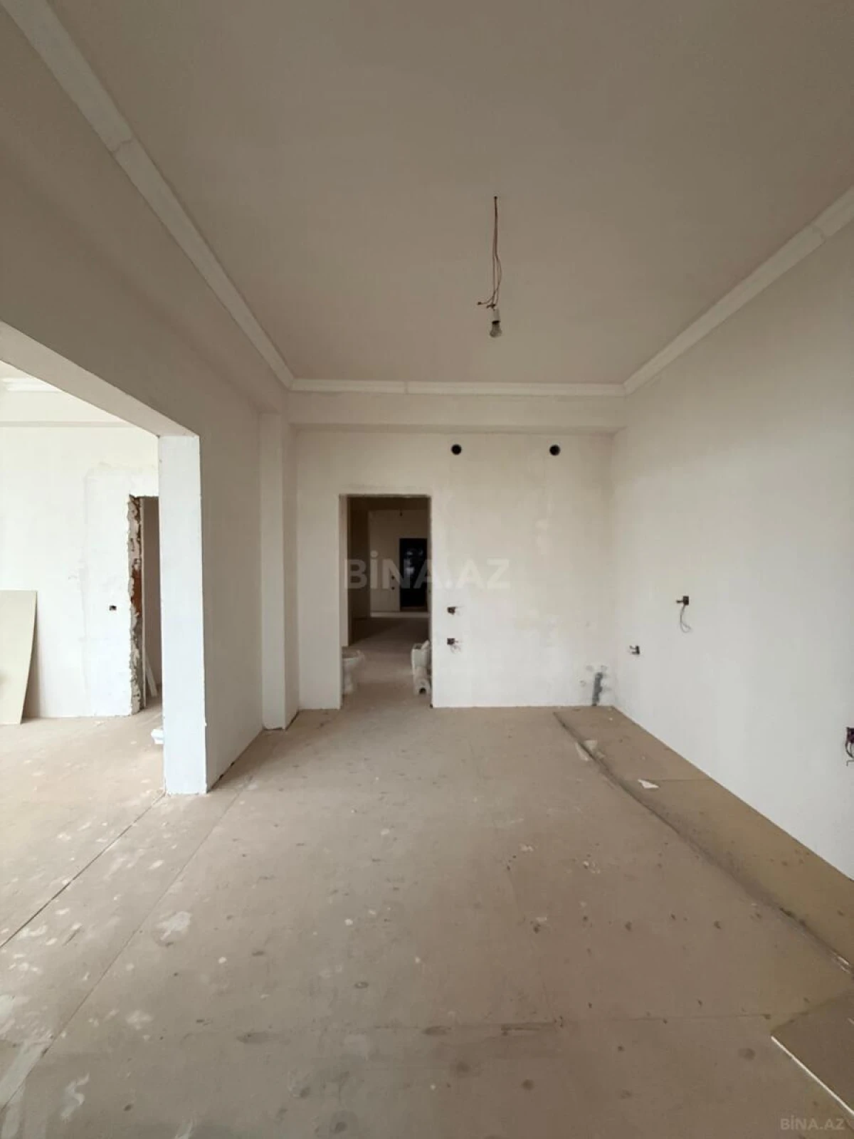 Satılır 4 otaqlı mənzil 165 m²