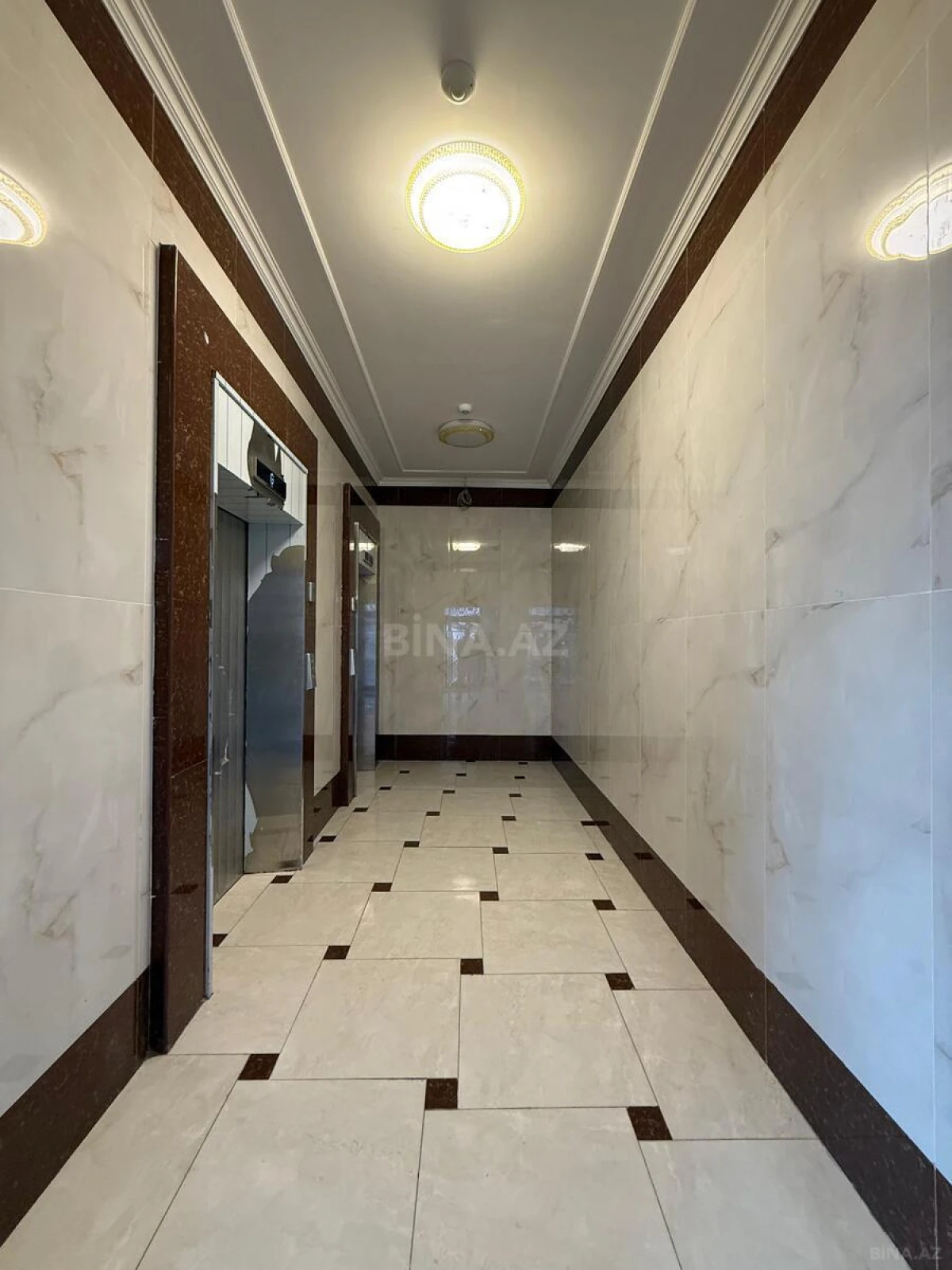 Satılır 4 otaqlı mənzil 165 m²