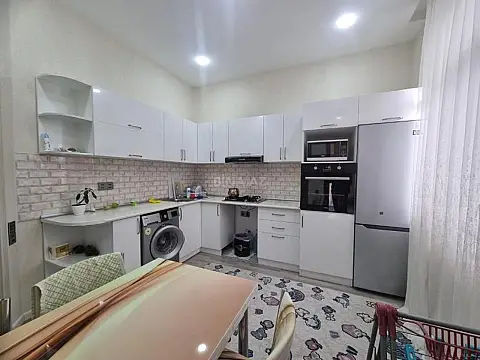 Kirayə verilir 2 otaqlı mənzil 70 m²