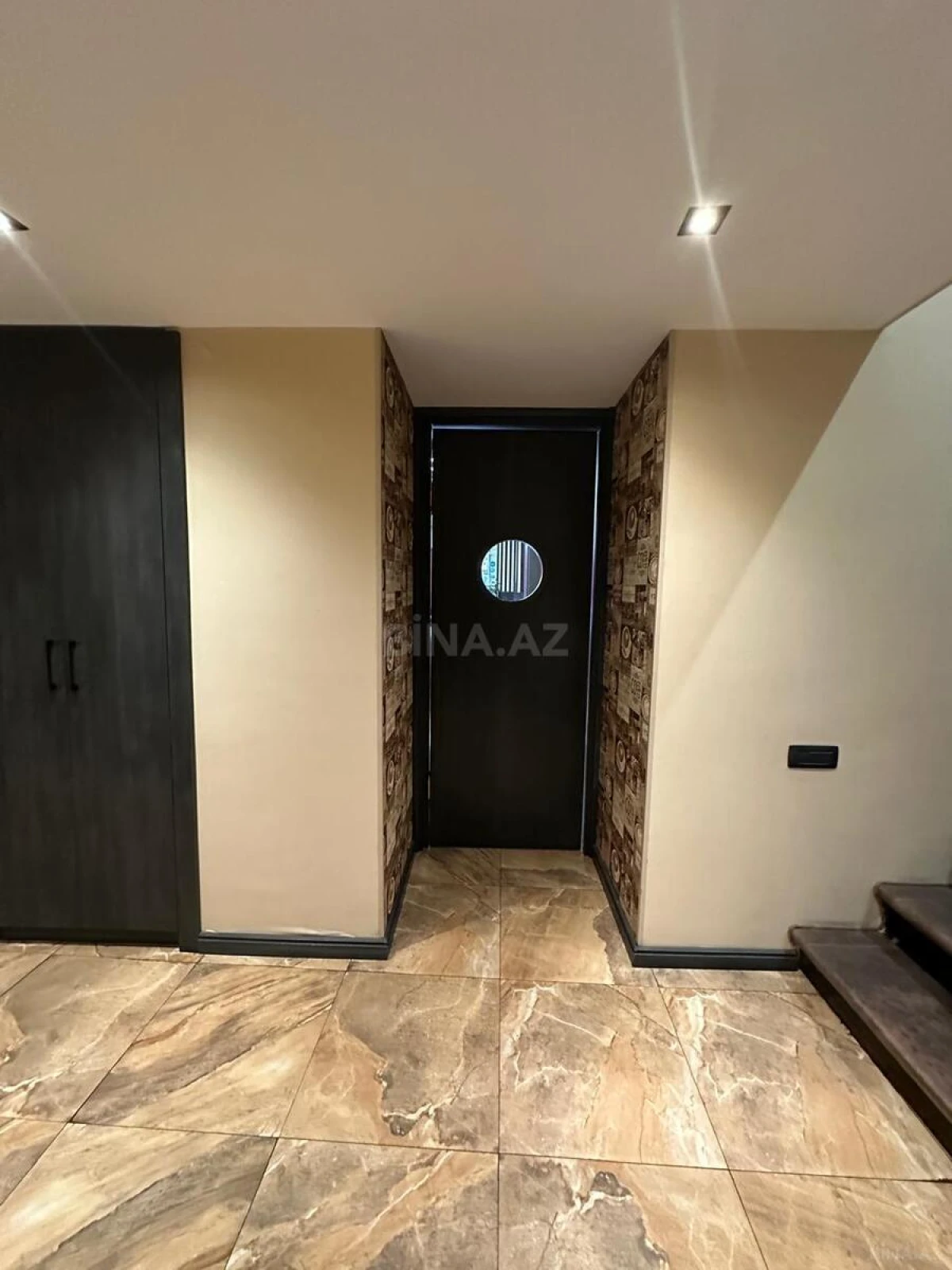 Satılır obyekt 235 m²