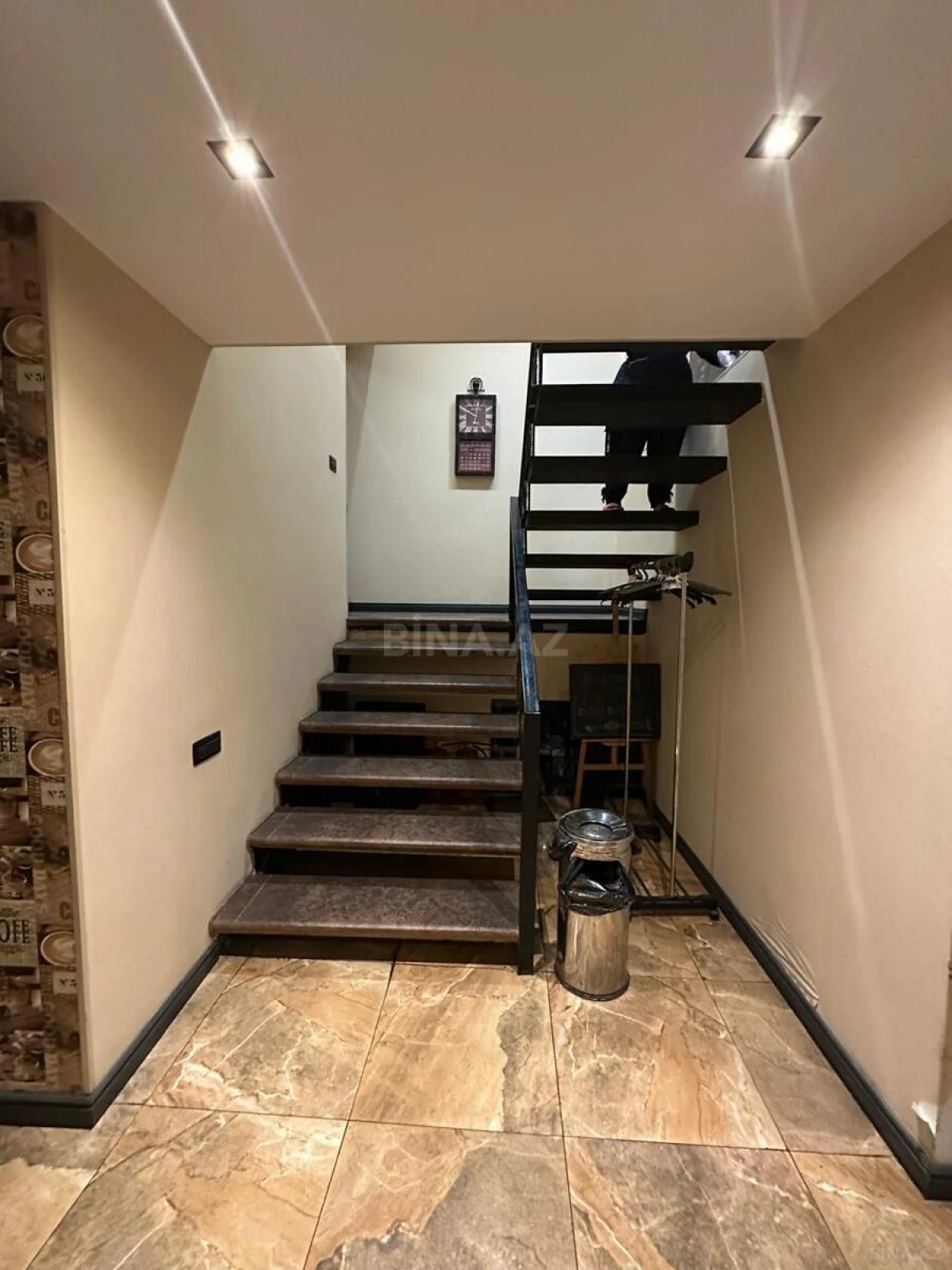 Satılır obyekt 235 m²