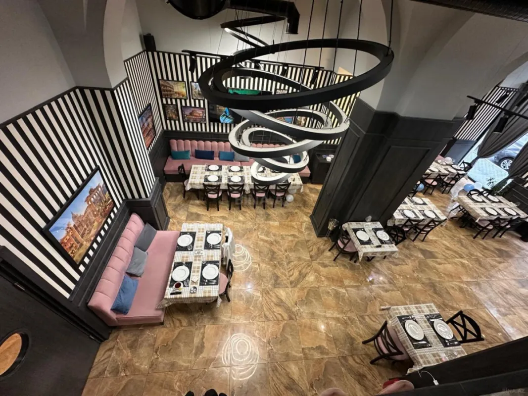 Satılır obyekt 235 m²