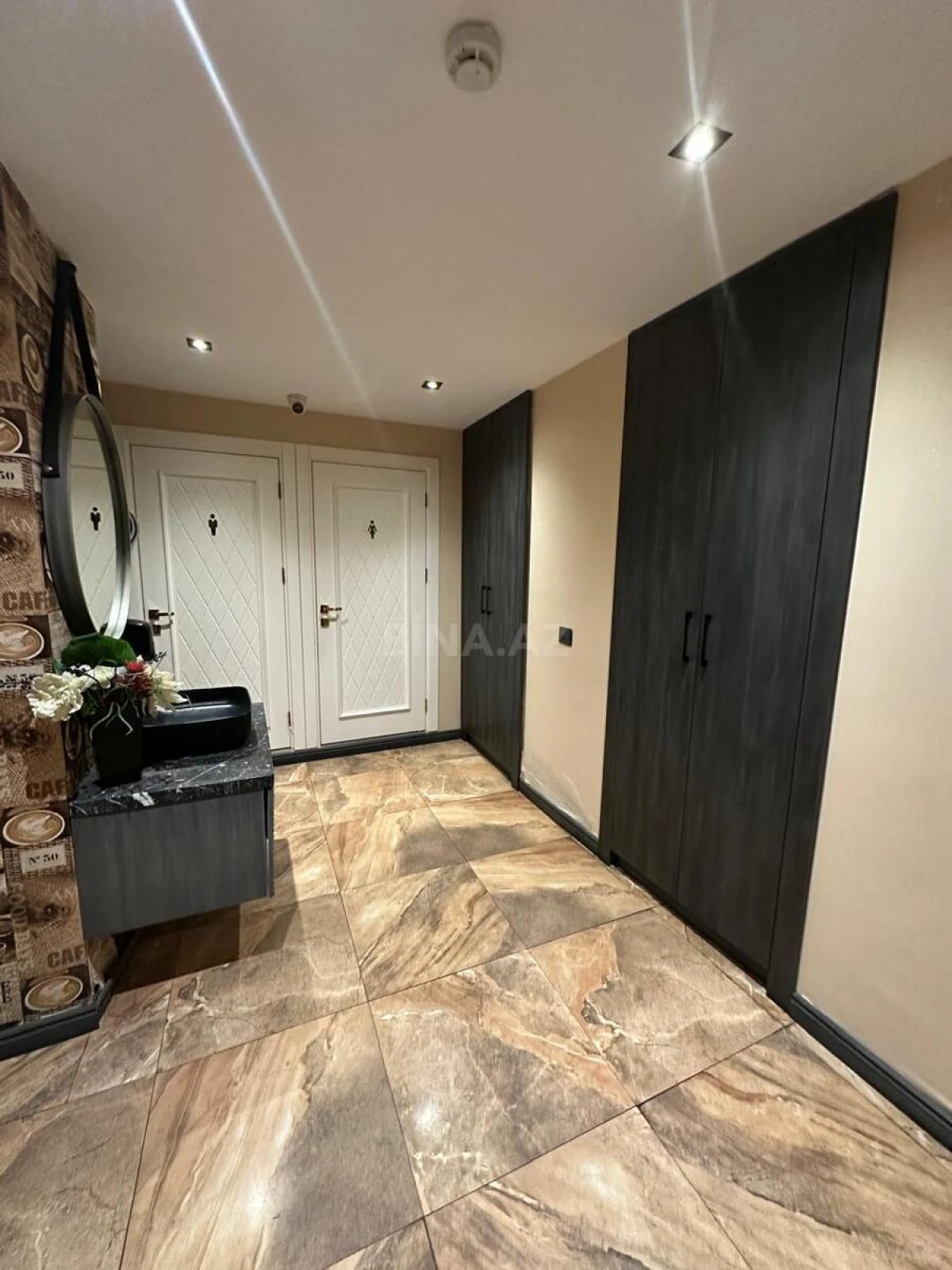 Satılır obyekt 235 m²