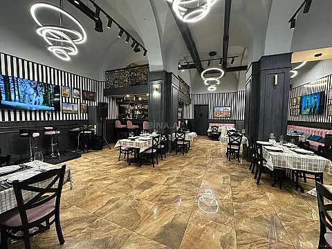 Satılır obyekt 235 m²