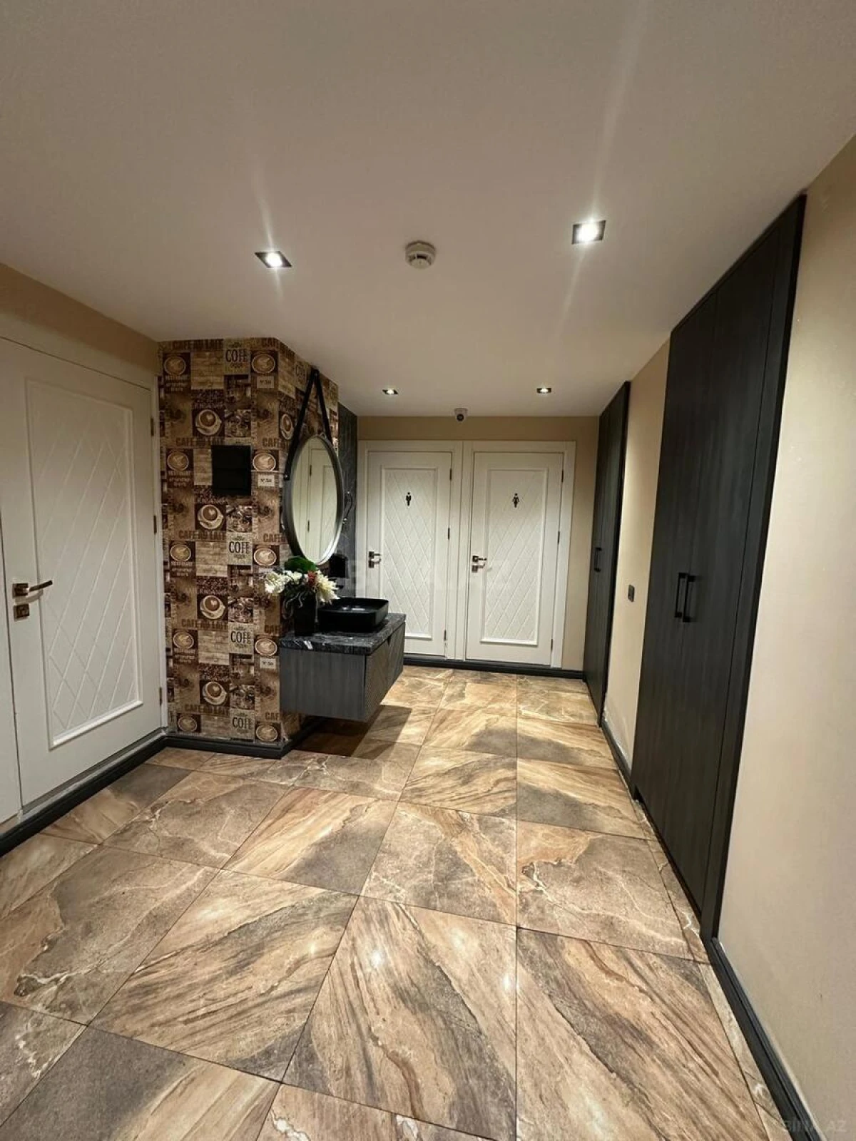 Satılır obyekt 235 m²