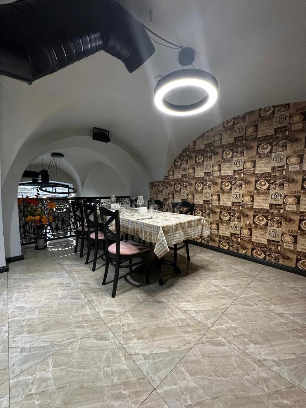 Satılır obyekt 235 m²