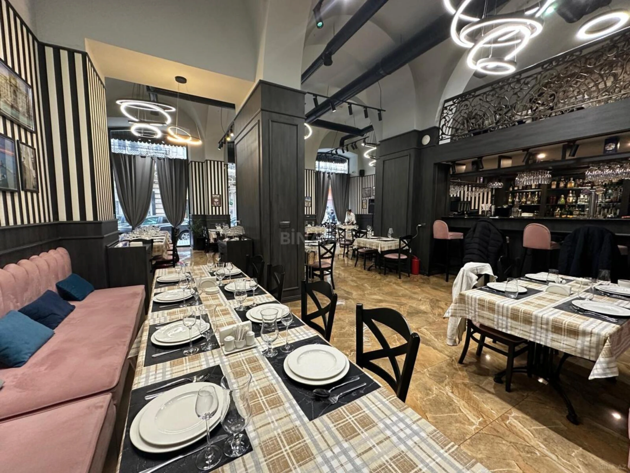 Satılır obyekt 235 m²