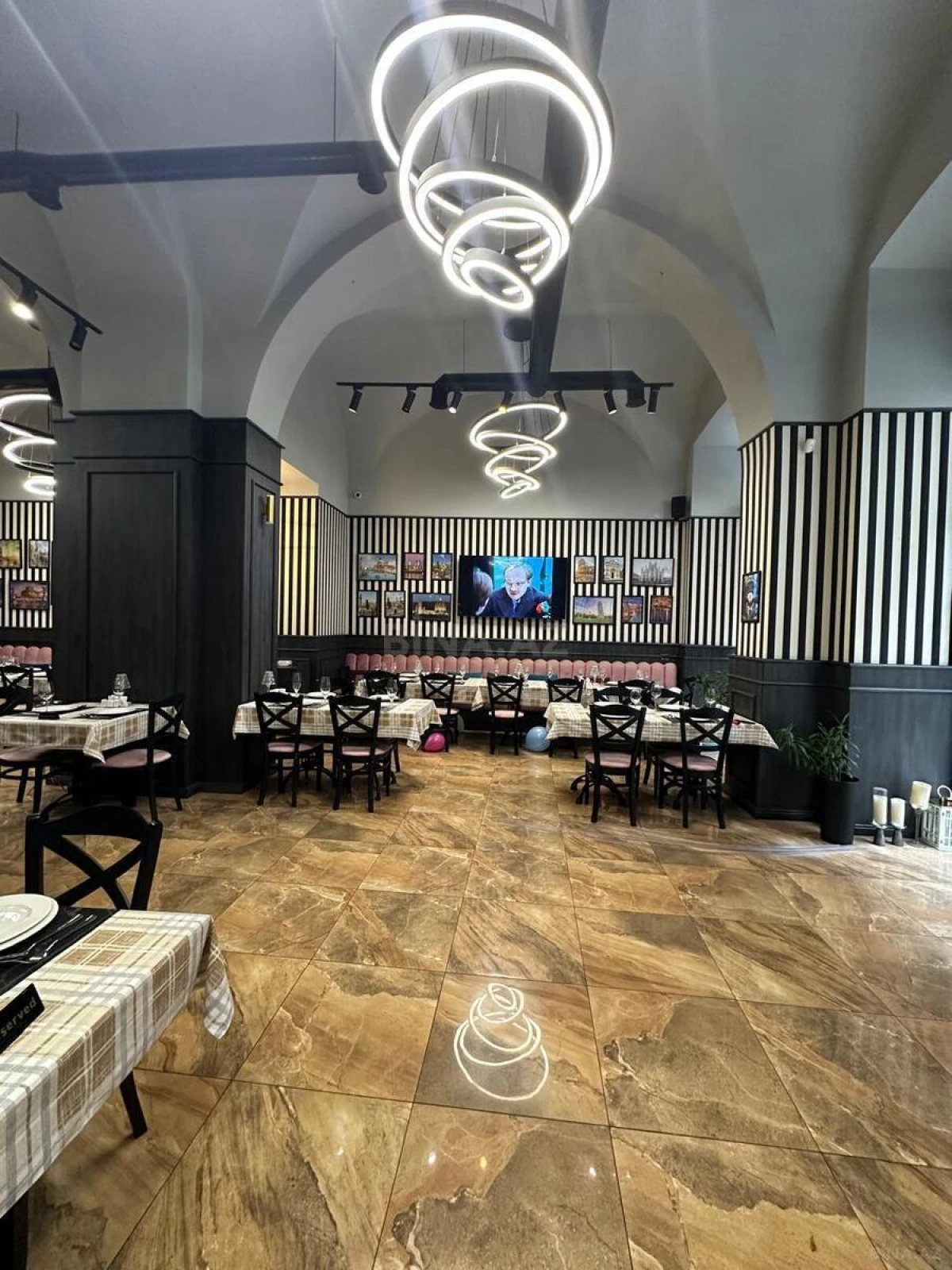 Satılır obyekt 235 m²