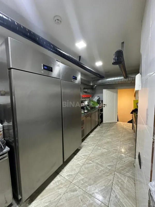 Satılır obyekt 235 m²