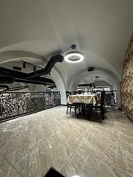 Satılır obyekt 235 m²