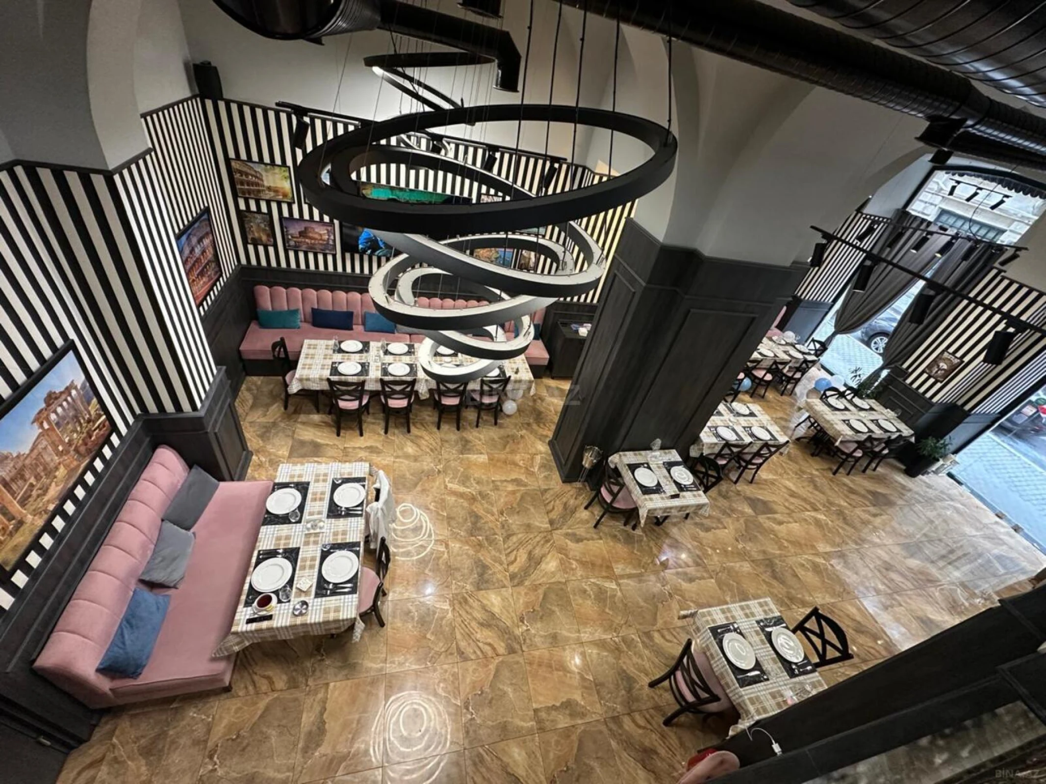 Satılır obyekt 235 m²