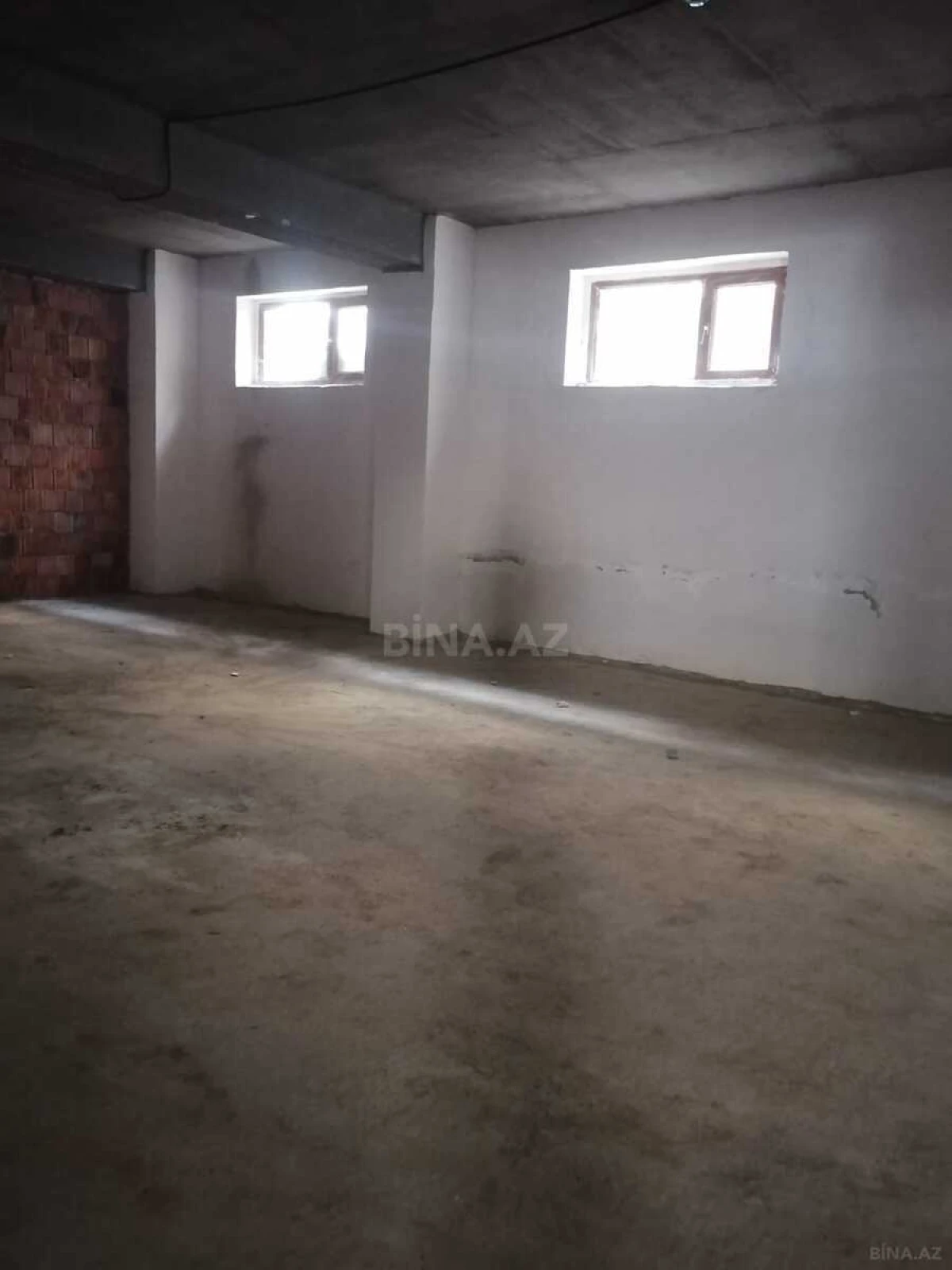 Satılır obyekt 331 m²