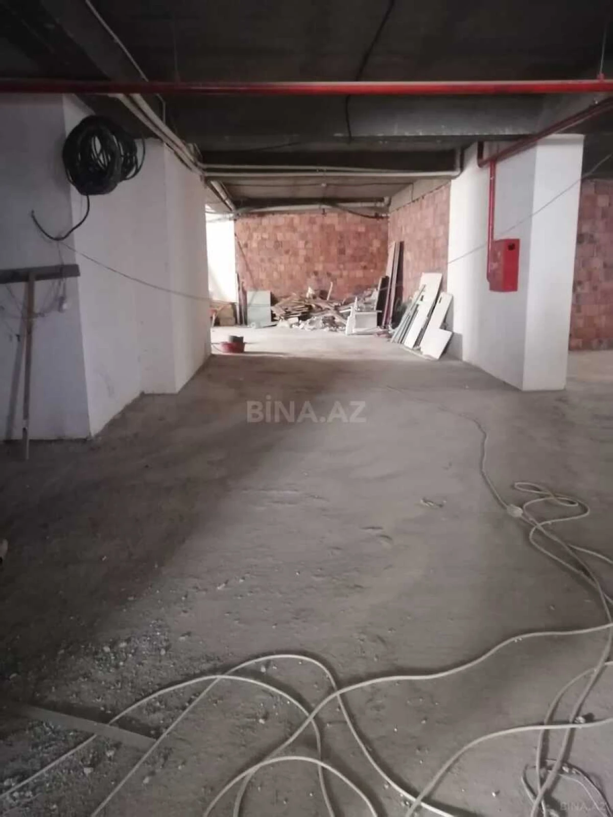 Satılır obyekt 331 m²