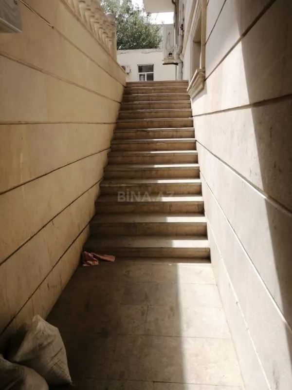 Satılır obyekt 331 m²