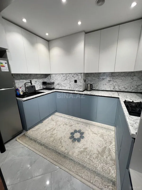 Kirayə verilir 2 otaqlı mənzil 90 m²