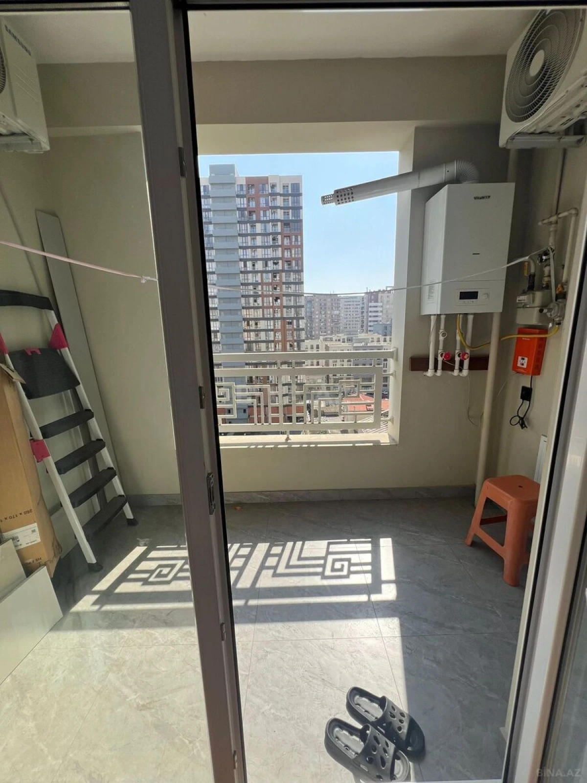 Kirayə verilir 2 otaqlı mənzil 90 m²