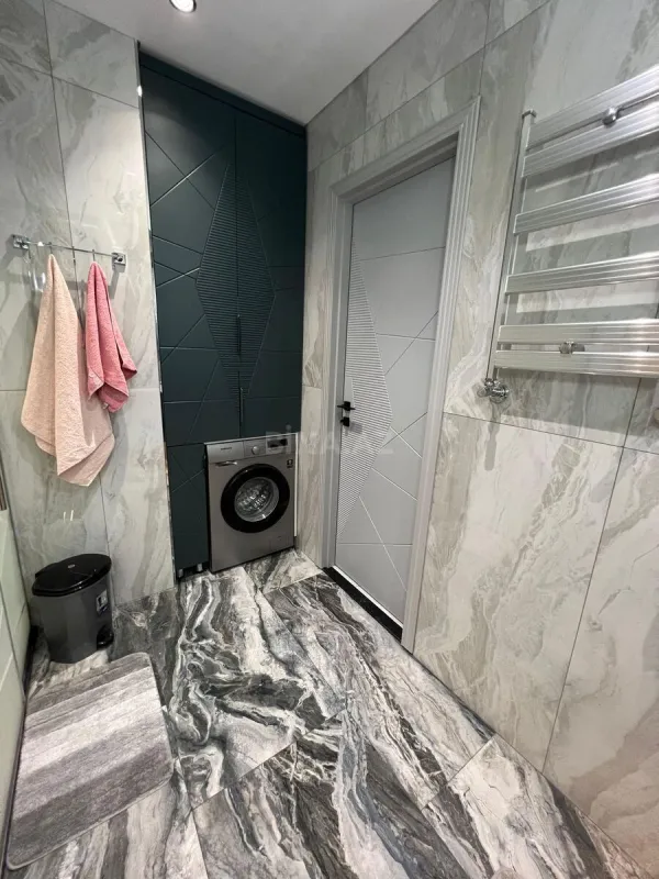 Kirayə verilir 2 otaqlı mənzil 90 m²