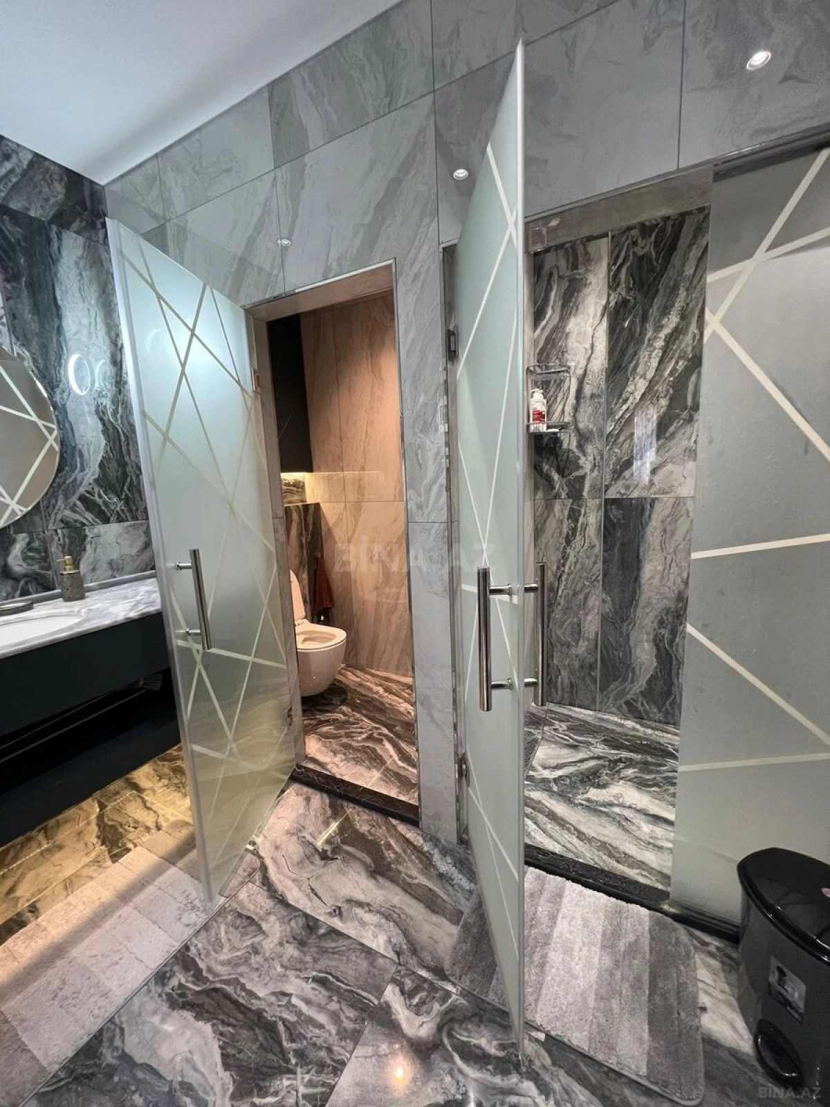 Kirayə verilir 2 otaqlı mənzil 90 m²