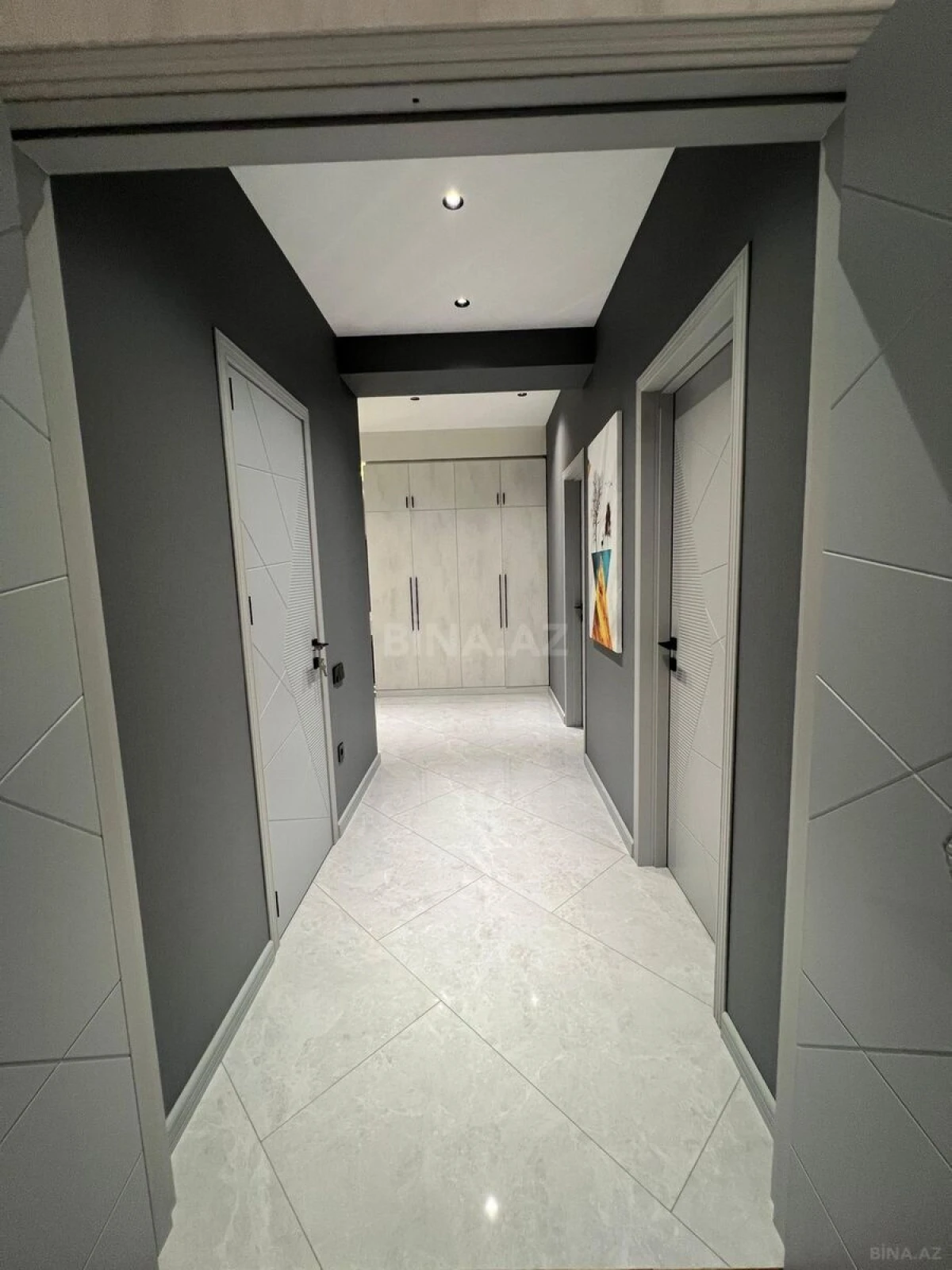 Kirayə verilir 2 otaqlı mənzil 90 m²