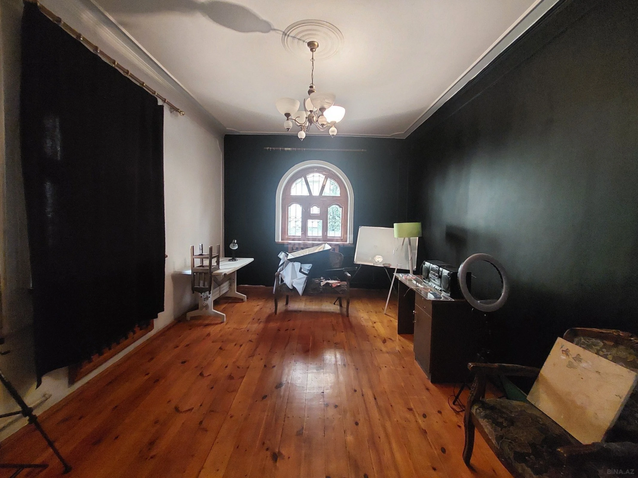 Satılır 9 otaqlı həyət evi 400 m²