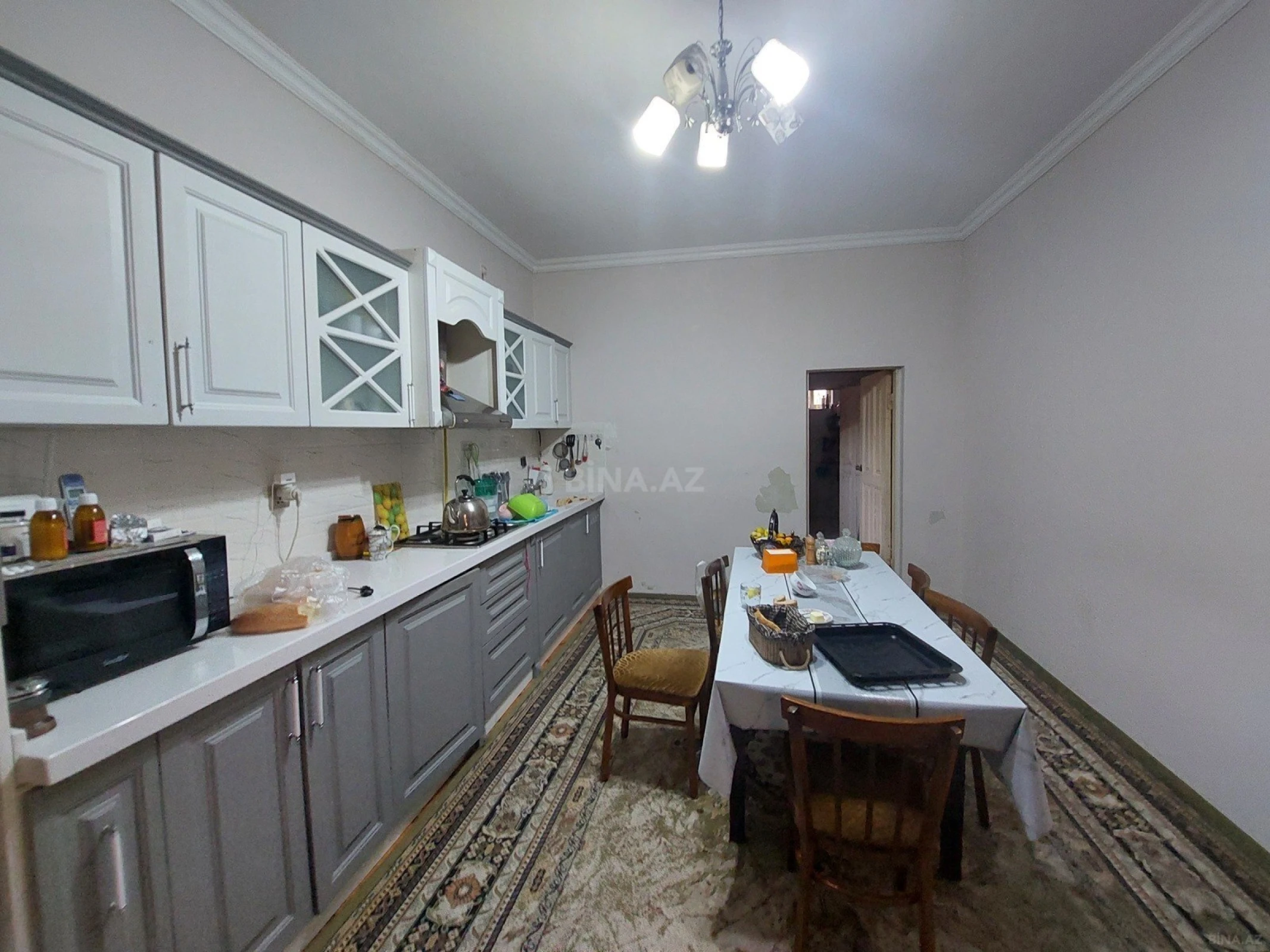 Satılır 9 otaqlı həyət evi 400 m²