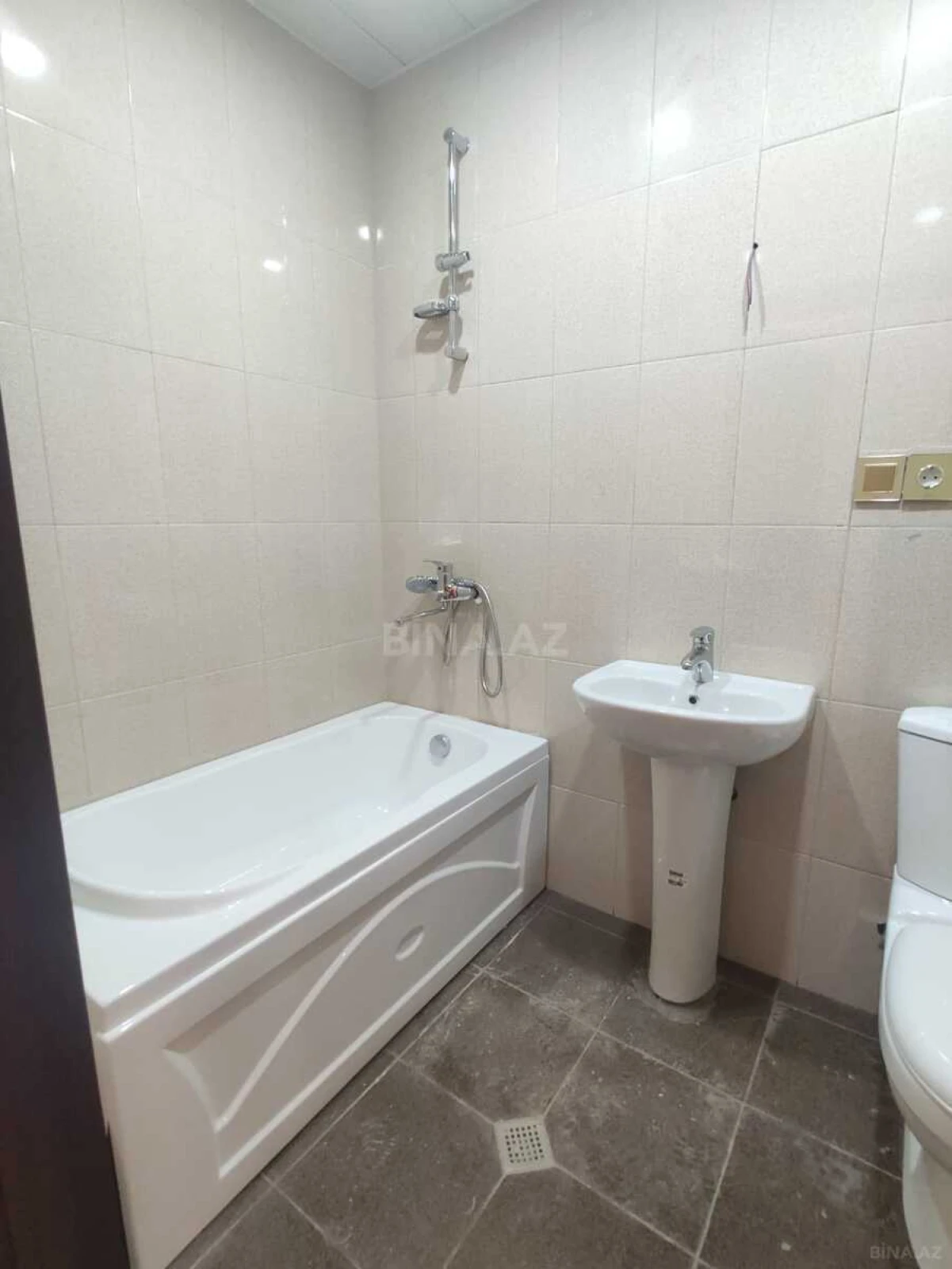 Satılır 2 otaqlı mənzil 60 m²