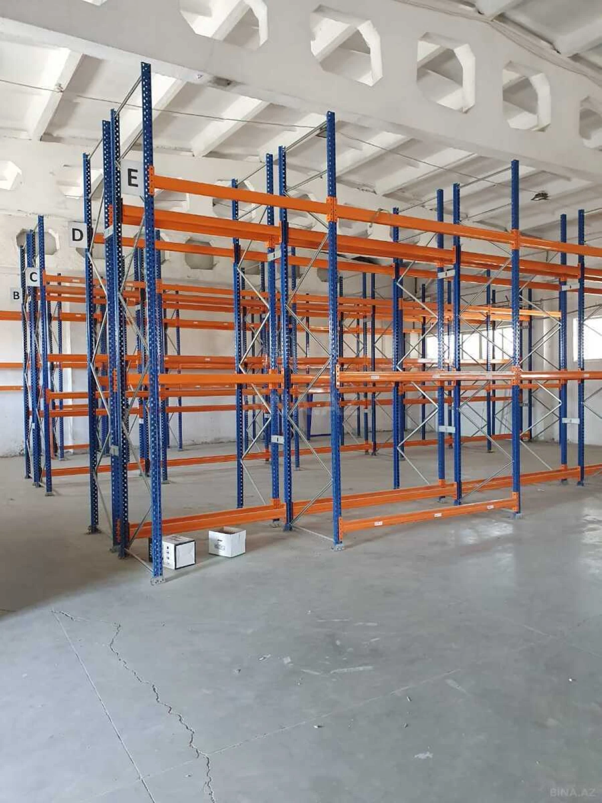 Kirayə verilir obyekt 648 m²