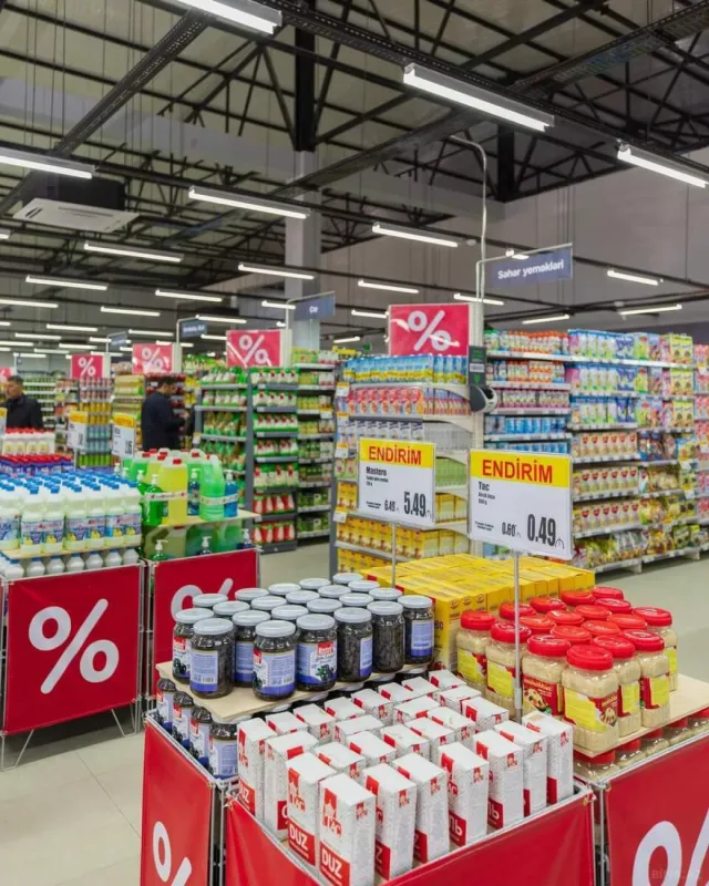 Satılır obyekt 560 m²