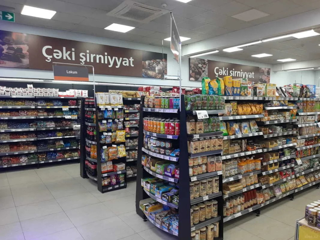 Satılır obyekt 560 m²