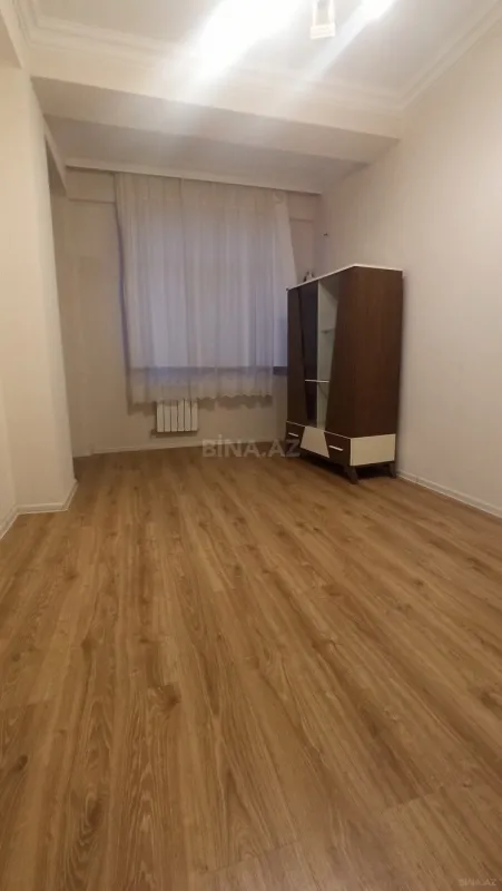 Kirayə verilir 3 otaqlı mənzil 109 m²