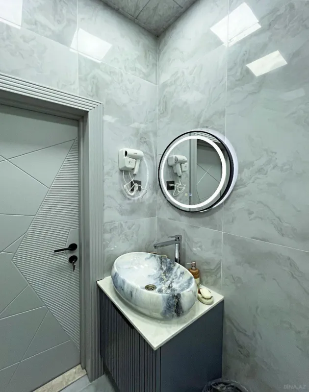 Kirayə verilir 6 otaqlı həyət evi 308 m²