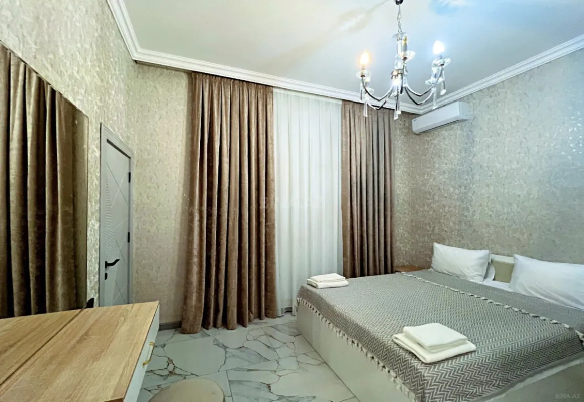 Kirayə verilir 6 otaqlı həyət evi 308 m²