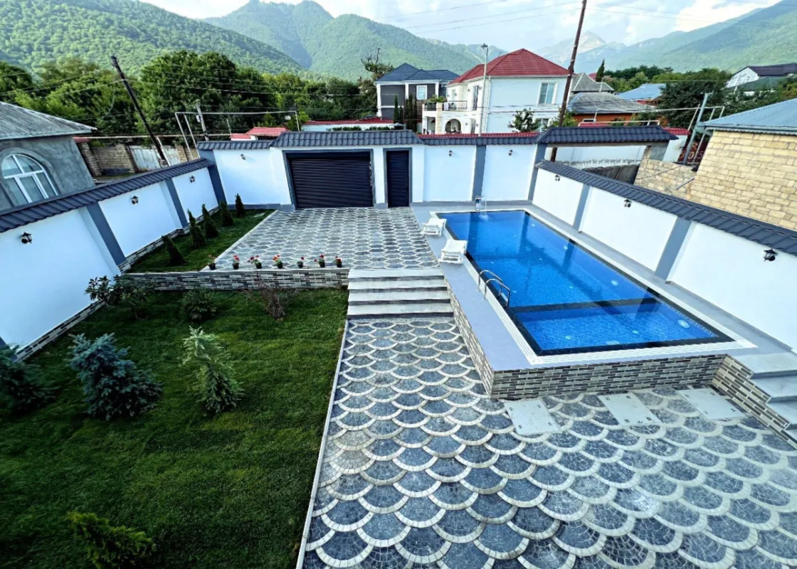 Kirayə verilir 6 otaqlı həyət evi 308 m²