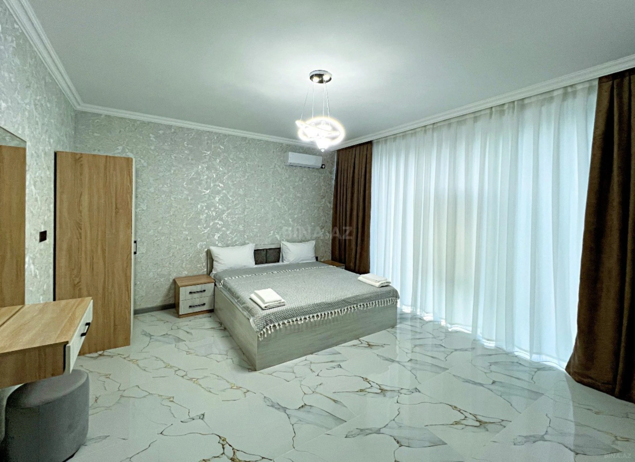 Kirayə verilir 6 otaqlı həyət evi 308 m²