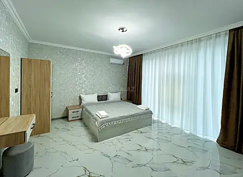 Kirayə verilir 6 otaqlı həyət evi 308 m²