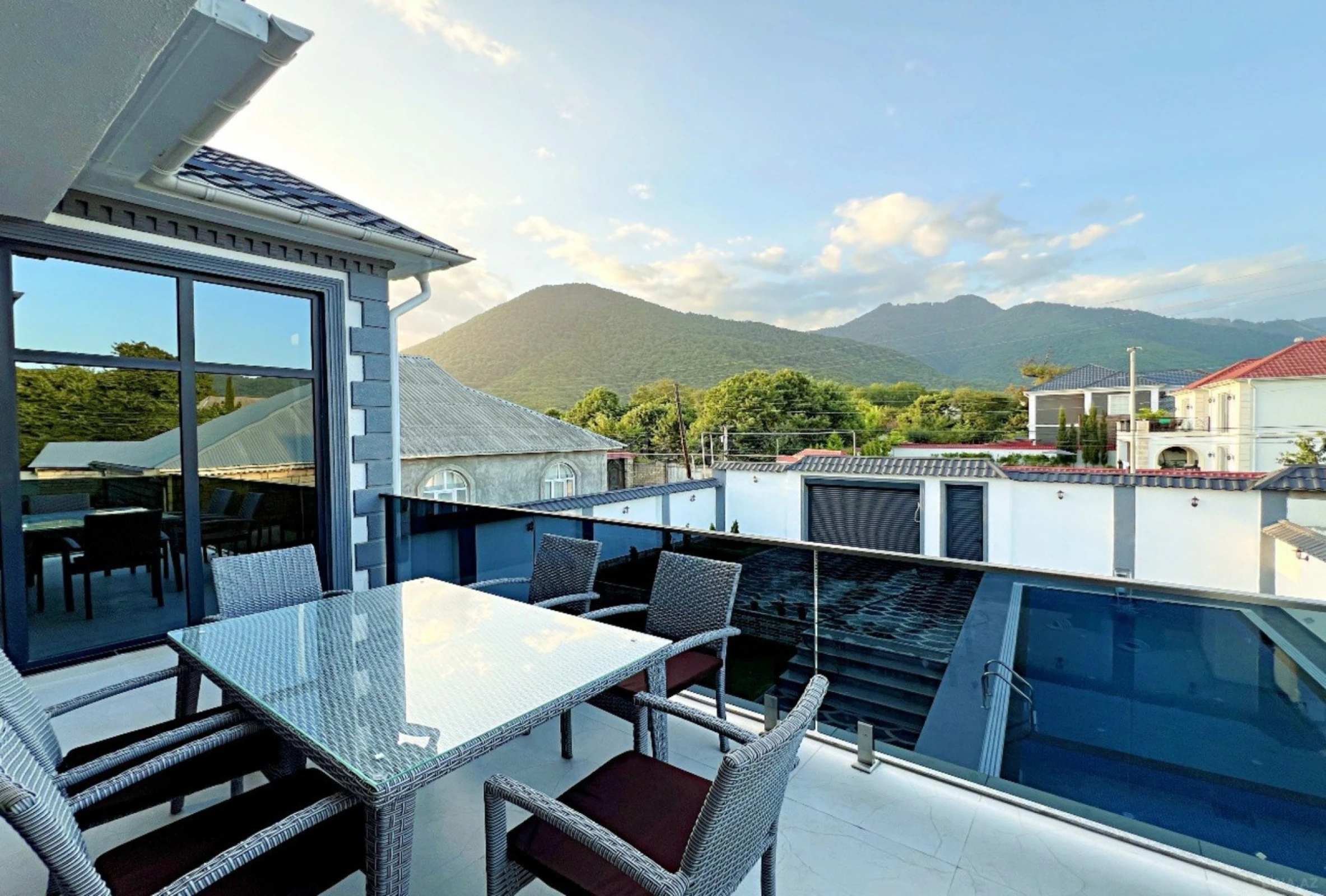 Kirayə verilir 6 otaqlı həyət evi 308 m²