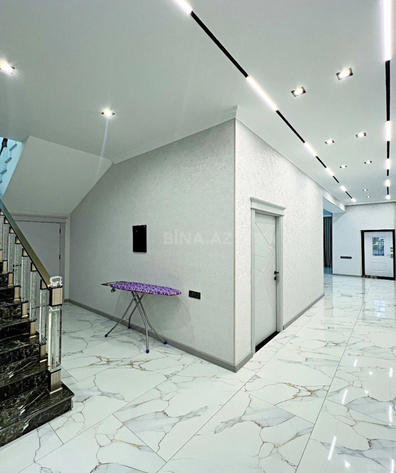Kirayə verilir 6 otaqlı həyət evi 308 m²