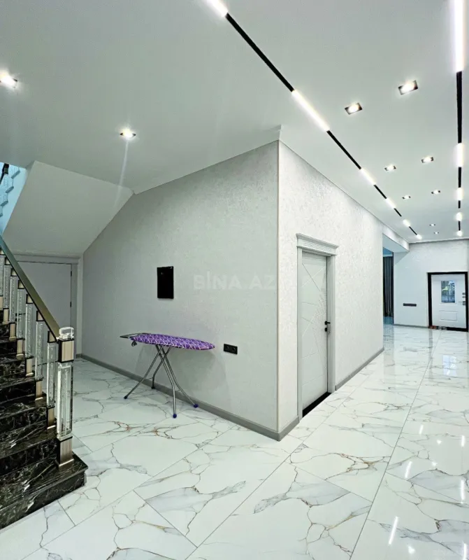 Kirayə verilir 6 otaqlı həyət evi 308 m²